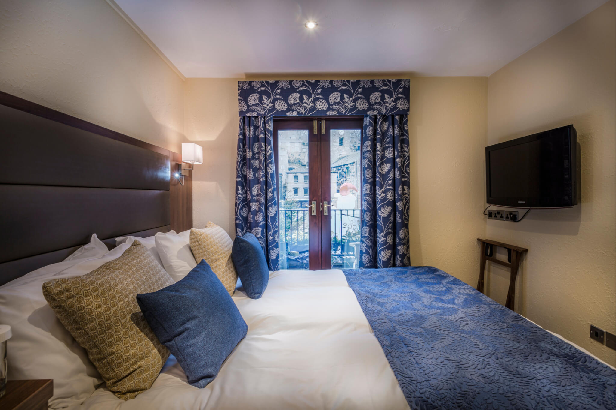 Superior Double Room Hotel Holmfirth 5 scaled